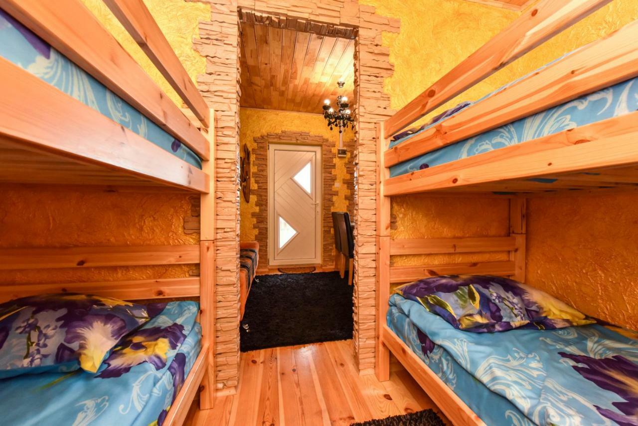 ונטספילס Zelta Pirts Guest House מראה חיצוני תמונה